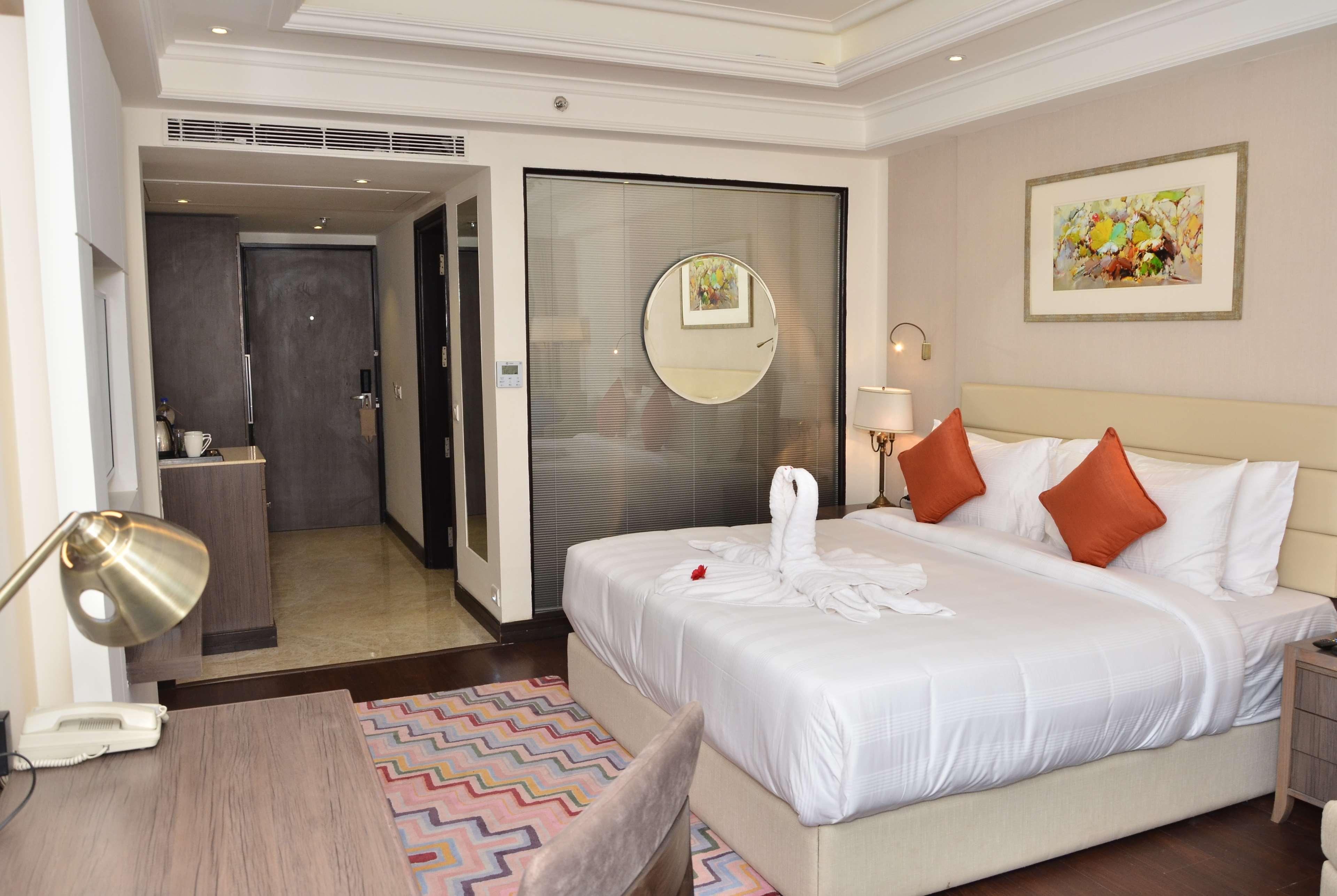 Hotel Ramada By Wyndham Kasauli Exteriér fotografie